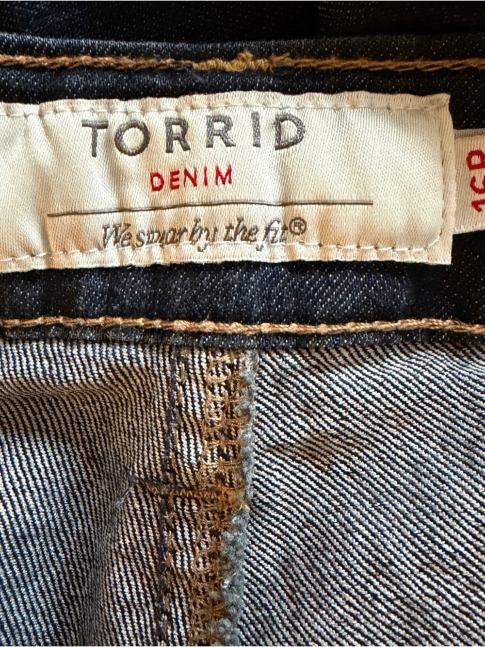 Torrid curvy skinny jeans - Picture 2 of 5